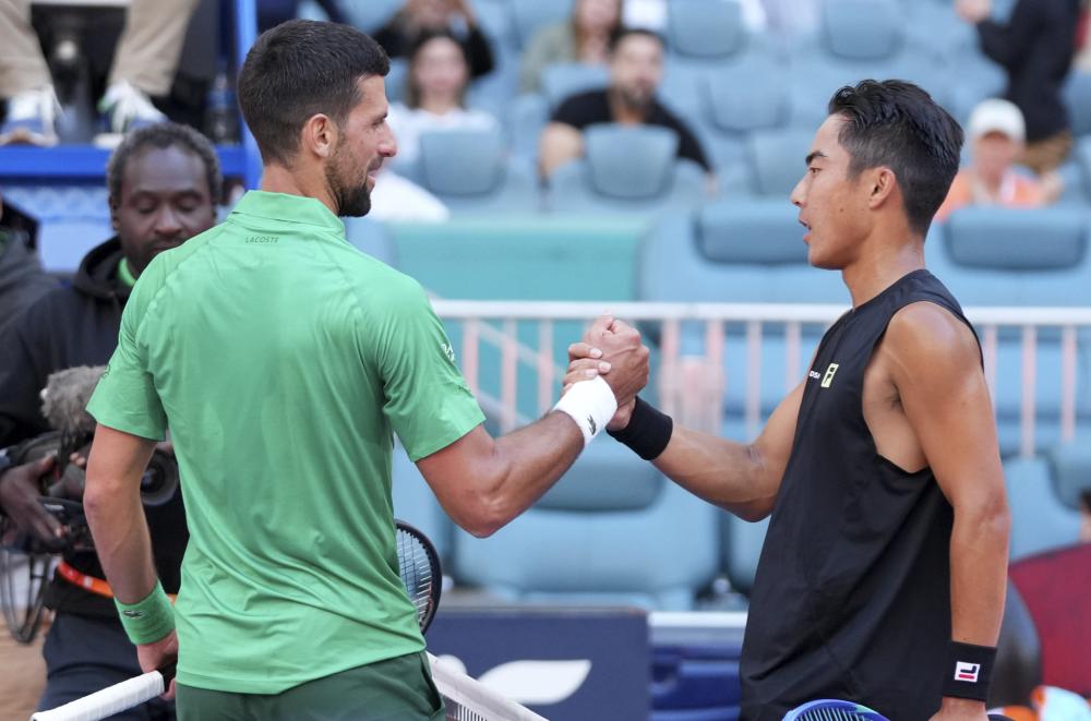 貝弗利回憶新秀時遭遇詹姆斯的挑戰 期待有機會報復.