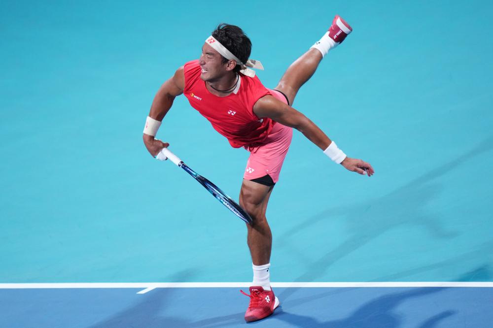 梁靖崑战胜张本智和，晋级男单半决赛.