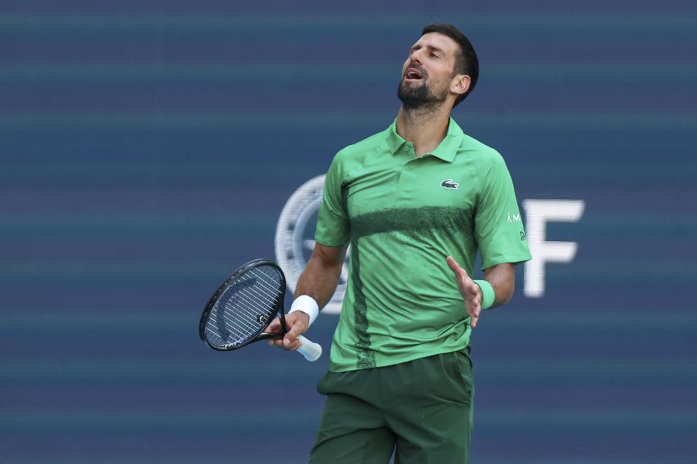 后防线的失 后防线的失